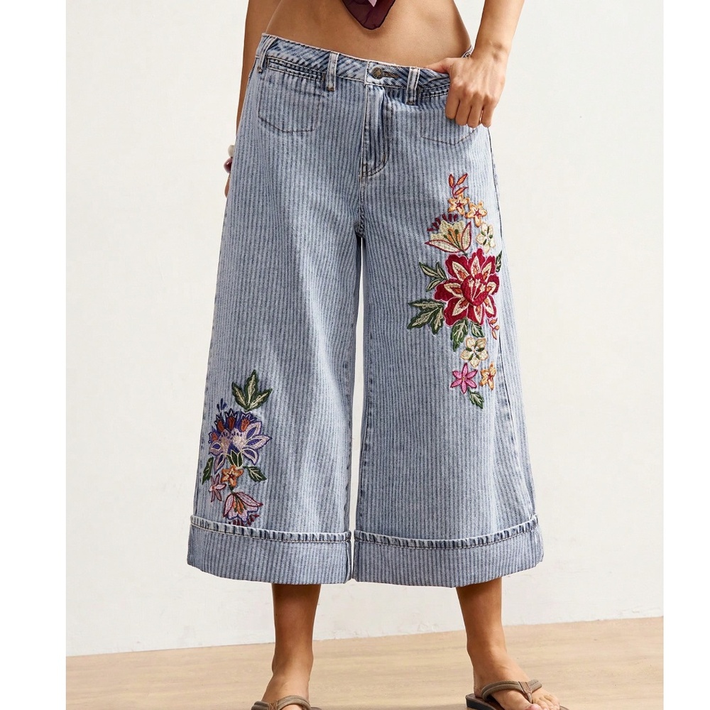 Embroidered Wide-Leg Cropped Jeans - Light Blue Floral